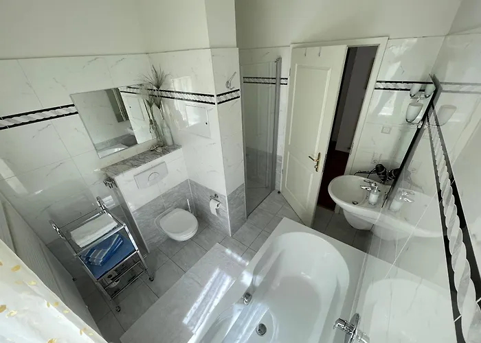 Appartement 18 Boutique Mit Gartenblick Kostenfreies Parken Zoo Und Zentrum Fusslaeufig Leipzig